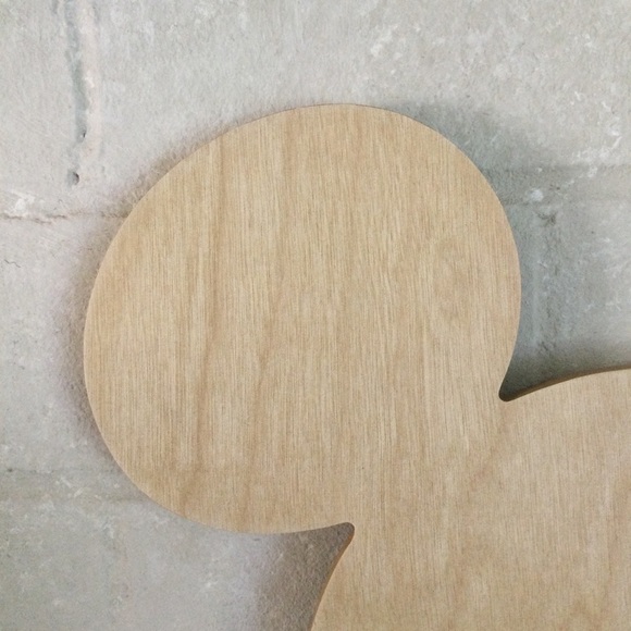 βοΈSOLDβοΈ DISNEY Mickey Mouse Wall Hooks Wooden Wall Mount - NWT - Picture 3 of 10